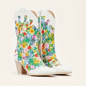Nasty Gal Contrast Floral Print Western Boots - 8